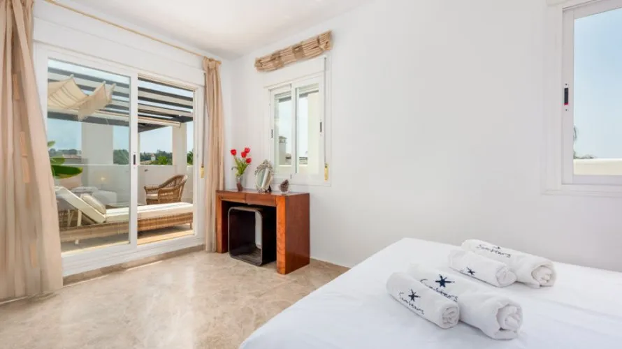 Dúplex de 2 dormitorios en Nueva Andalucía, Spain No. 404