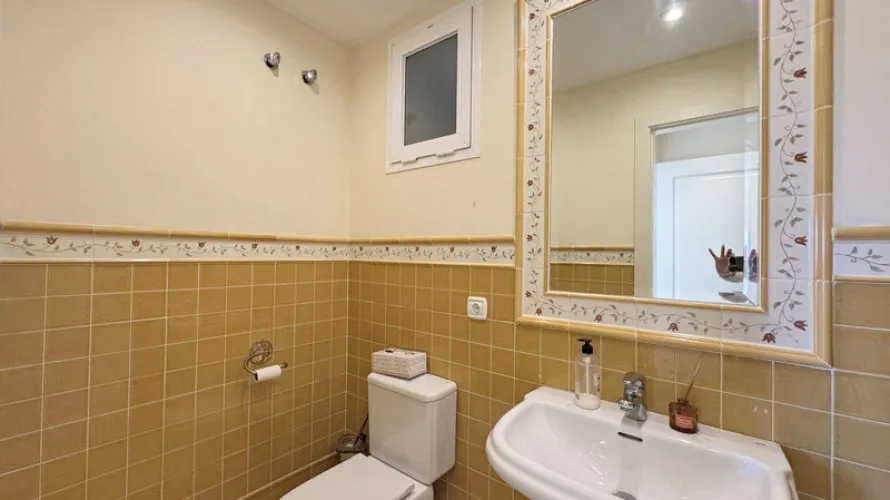 Dúplex de 4 dormitorios en Casares, Spain No. 554 № 6