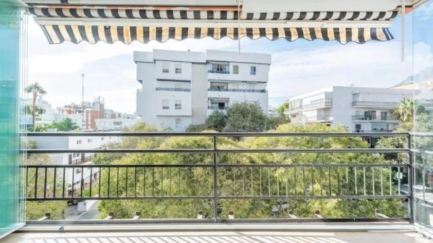 Apartamento de 2 dormitorios en Marbella, Spain No. 596 № 6