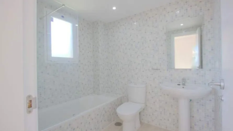 Apartamento de 3 dormitorios en Casares, Spain No. 505 № 5