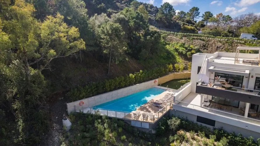 Apartamento de 3 dormitorios en La Quinta, Spain No. 305 № 2