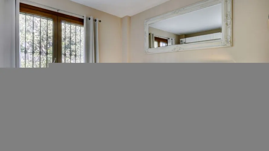 Apartamento de 2 dormitorios en Estepona, Spain No. 653 № 18