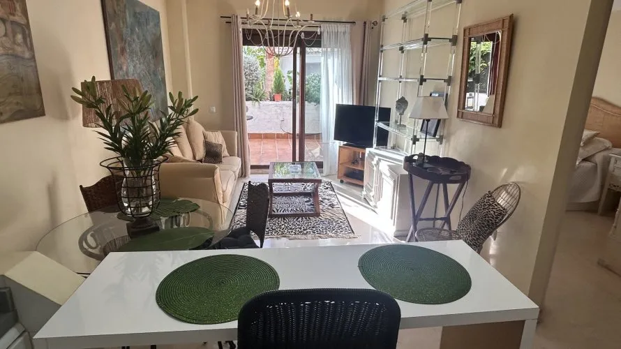 Apartamento de 1 dormitorio en Estepona, Spain No. 815 № 3