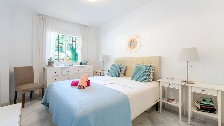 Apartamento de 2 dormitorios en Nueva Andalucía, Spain No. 625 № 2