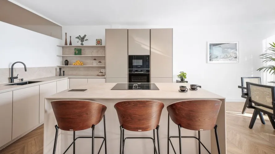 Apartamento de 4 dormitorios en Marbella, Spain No. 344 № 7