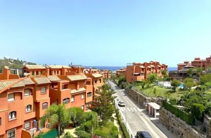 Dúplex de 3 dormitorios en Estepona, Spain No. 432