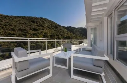 Dúplex de 3 dormitorios en Benahavís, Spain No. 670