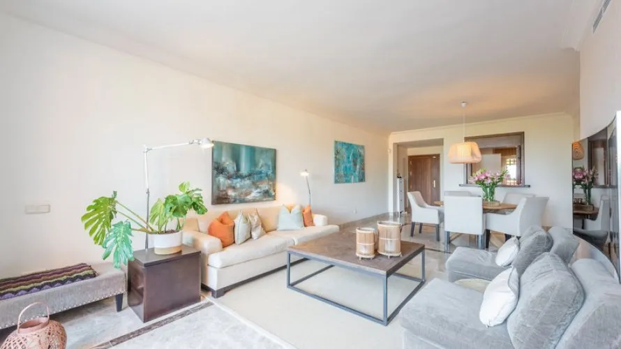 Apartamento de 3 dormitorios en Nueva Andalucía, Spain No. 361 № 4