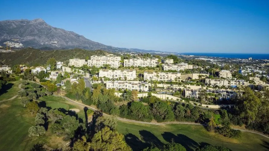 Apartamento de 3 dormitorios en Benahavís, Spain No. 307 № 5