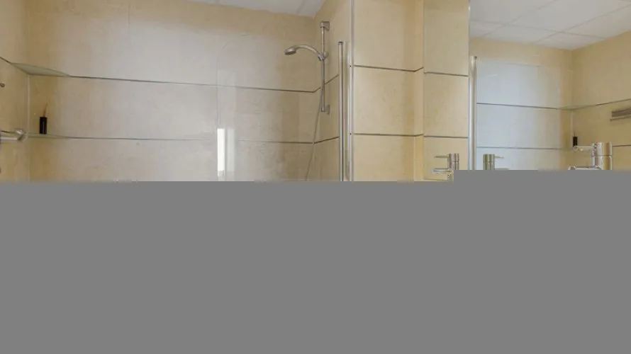 Apartamento de 3 dormitorios en Estepona, Spain No. 445 № 11