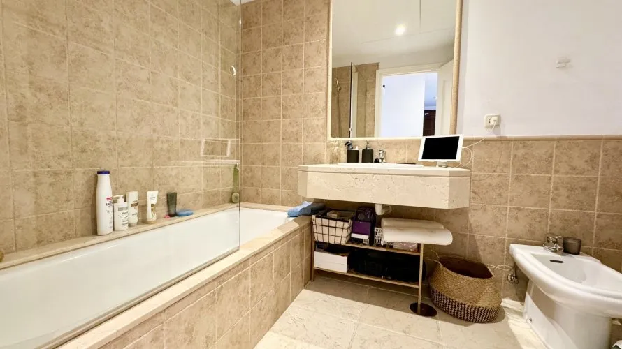 Apartamento de 2 dormitorios en Estepona, Spain No. 447 № 9