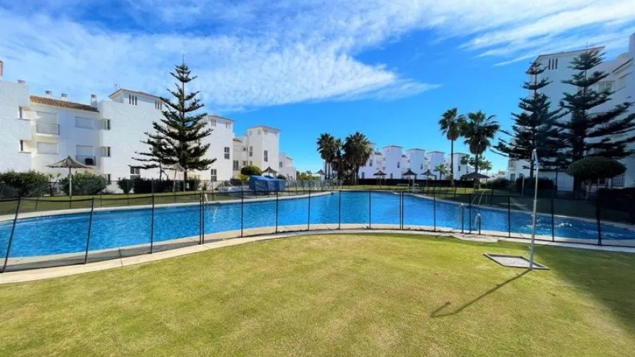 Apartamento de 2 dormitorios en Manilva, Spain No. 561 № 17