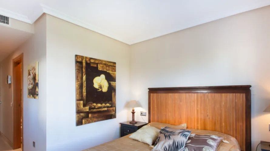 Apartamento de 2 dormitorios en Estepona, Spain No. 694 № 14