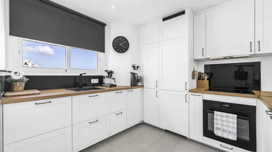 Apartamento de 3 dormitorios en Mijas Costa, Spain No. 539 № 1