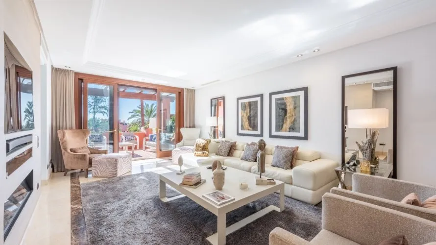 Dúplex de 3 dormitorios en Estepona, Spain No. 243 № 7