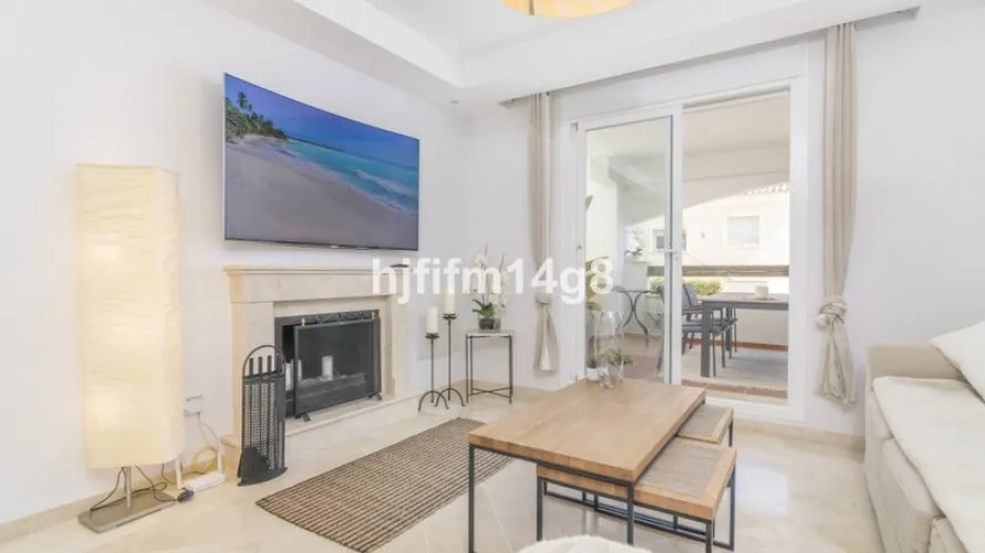 Apartamento de 2 dormitorios en Marbella, Spain No. 587 № 13