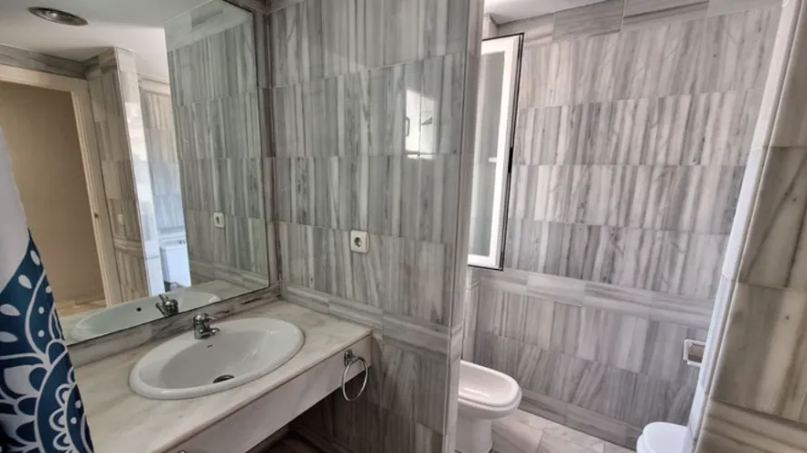 Apartamento de 2 dormitorios en Nueva Andalucía, Spain No. 641 № 7