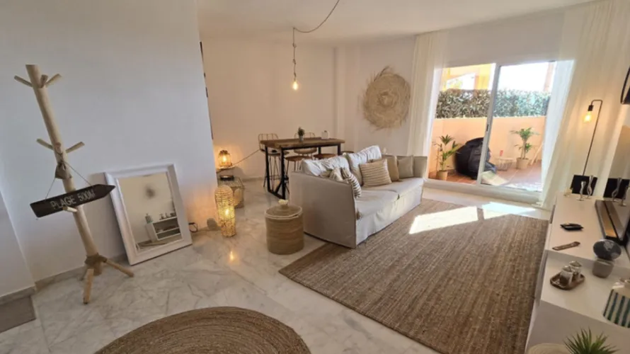 Apartamento de 2 dormitorios en Marbella, Spain No. 727 № 15