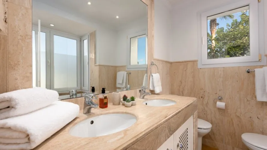 Apartamento de 2 dormitorios en Casares, Spain No. 413 № 26