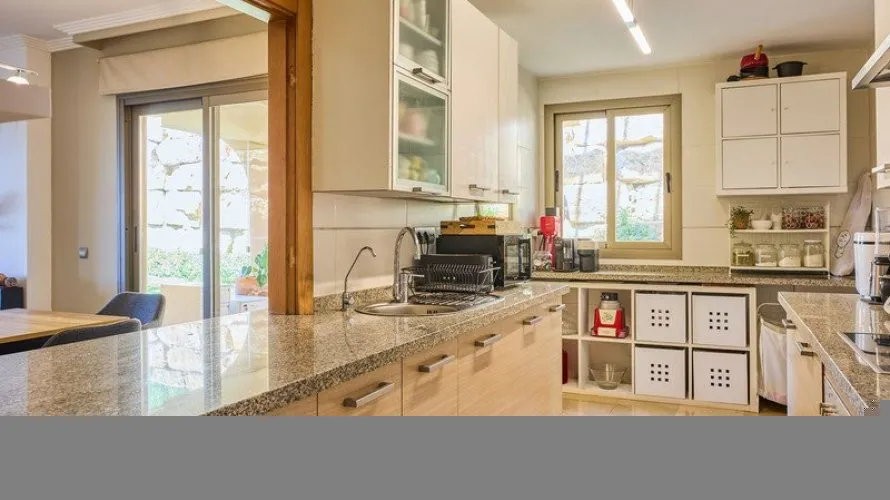 Apartamento de 3 dormitorios en Benahavís, Spain No. 673 № 14