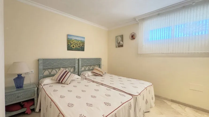 Dúplex de 4 dormitorios en Casares, Spain No. 554 № 14