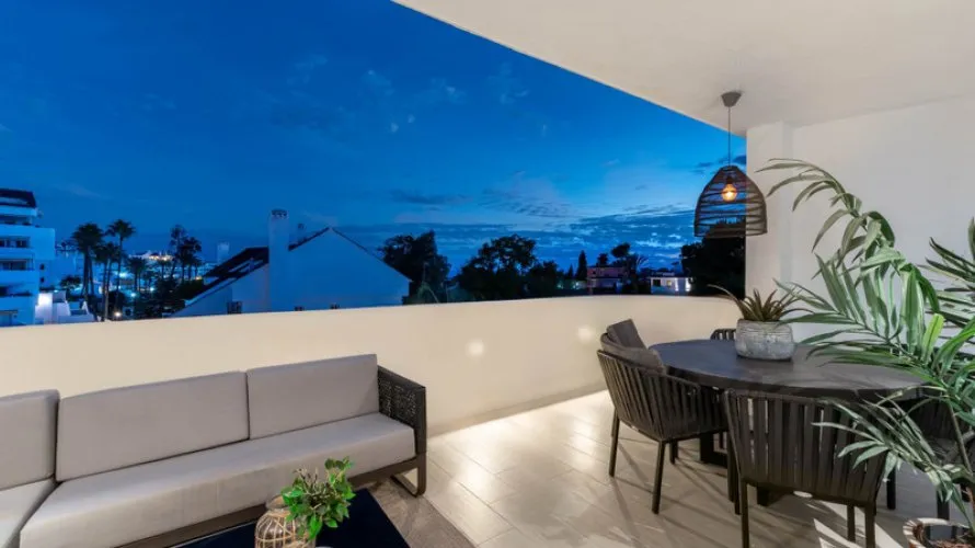 Apartamento de 3 dormitorios en Nueva Andalucía, Spain No. 463 № 1