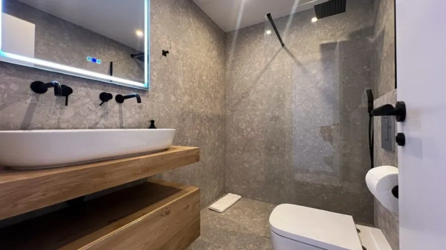 Dúplex de 3 dormitorios en Nueva Andalucía, Spain No. 711 № 4