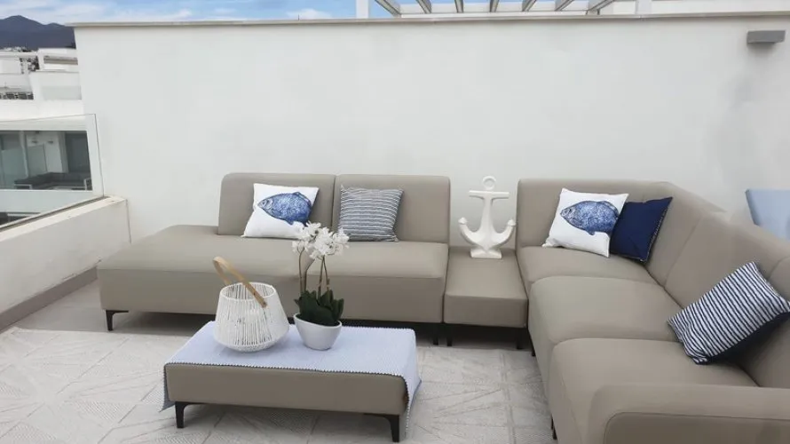 Dúplex de 3 dormitorios en Estepona, Spain No. 669 № 5