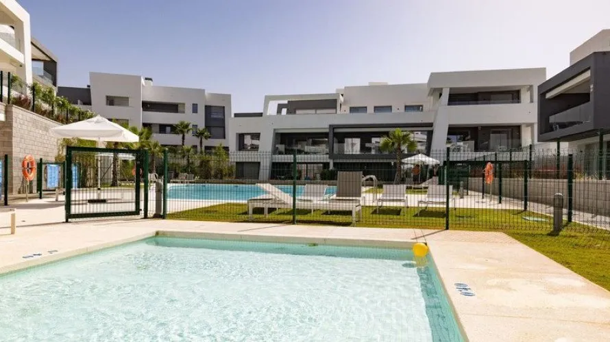 Apartamento de 2 dormitorios en Estepona, Spain No. 647 № 18