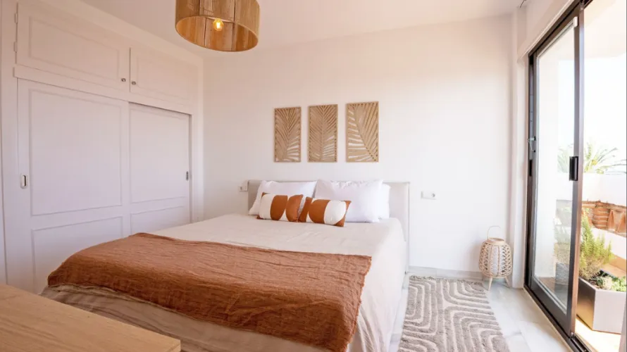 Apartamento de 2 dormitorios en Mijas Costa, Spain No. 743 № 12