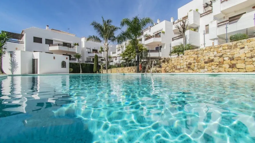 Apartamento de 2 dormitorios en Estepona, Spain No. 665 № 11