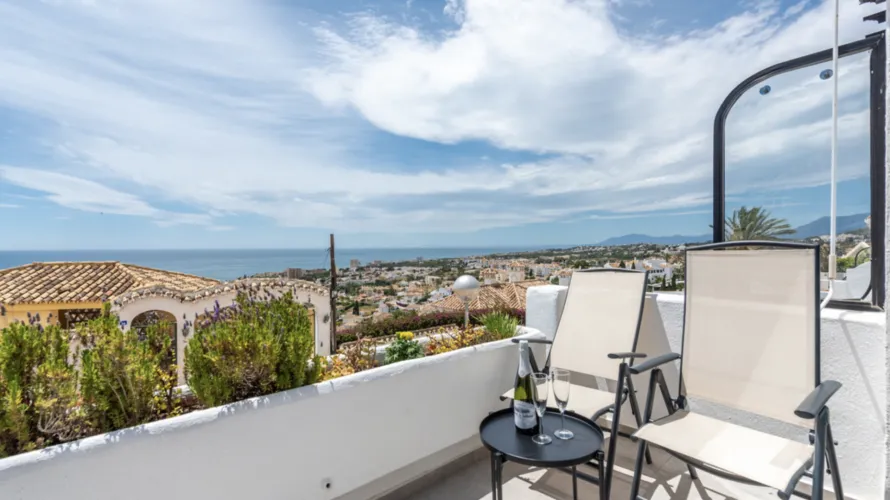 Apartamento de 2 dormitorios en Mijas Costa, Spain No. 469 № 11