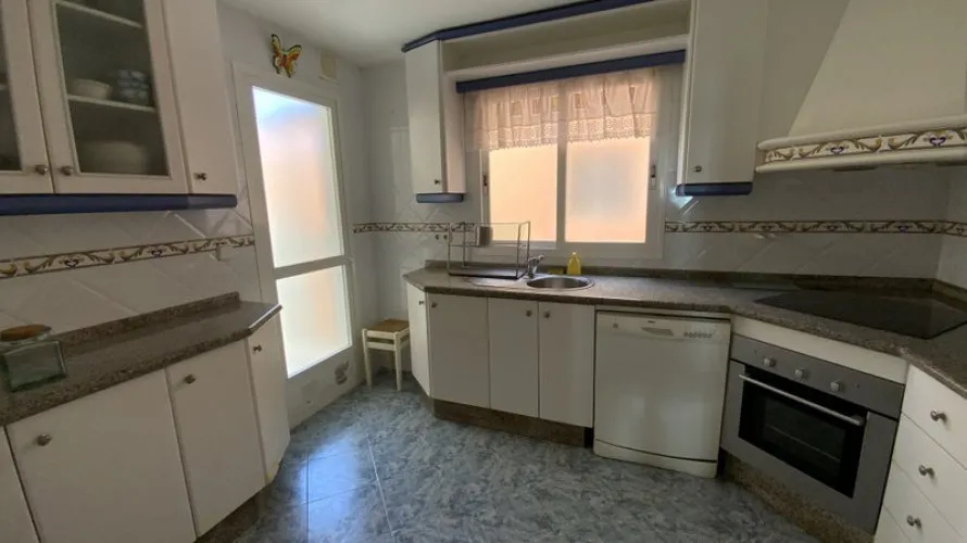 Apartamento de 3 dormitorios en Marbella, Spain No. 356 № 12