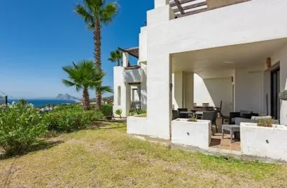 Apartamento de 3 dormitorios en Cádiz, Spain No. 412