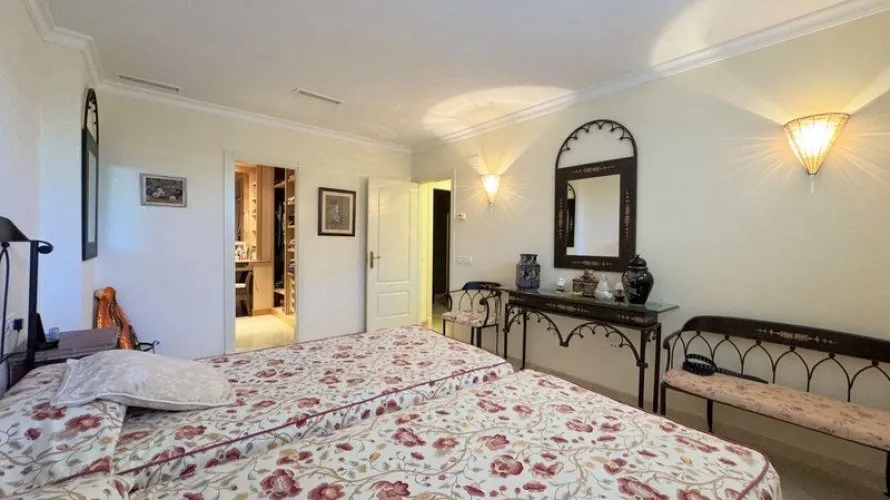 Dúplex de 4 dormitorios en Casares, Spain No. 554 № 7