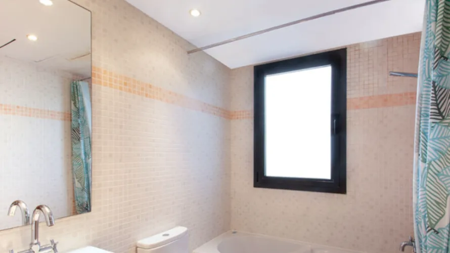 Apartamento de 2 dormitorios en Estepona, Spain No. 694 № 8