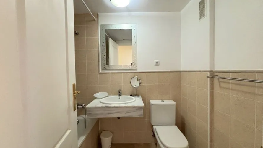 Apartamento de 2 dormitorios en Manilva, Spain No. 561 № 7