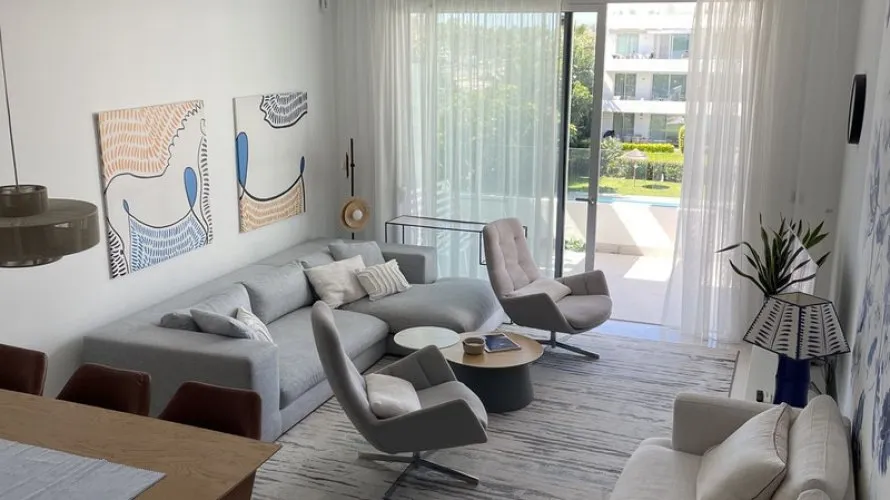 Dúplex de 3 dormitorios en Estepona, Spain No. 669 № 10