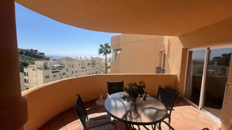 Dúplex de 3 dormitorios en Mijas Costa, Spain No. 636 № 10