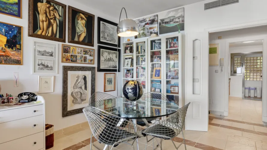 Apartamento de 2 dormitorios en Estepona, Spain No. 520 № 26