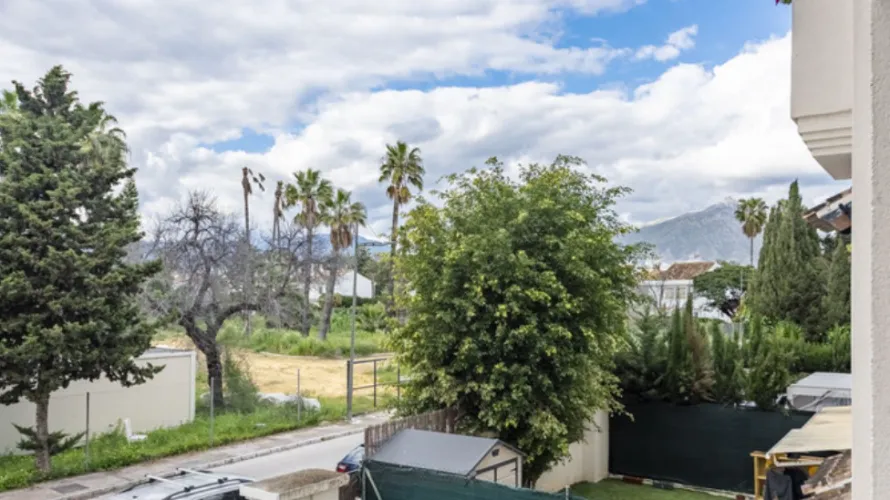 Apartamento de 2 dormitorios en Cortes (San Pedro De Alcantara), Spain No. 605 № 13