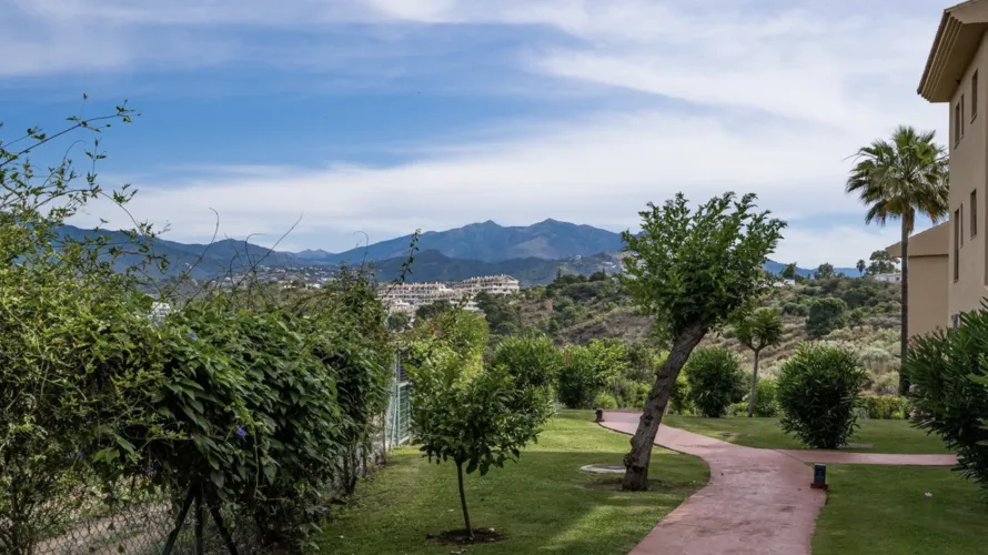 Apartamento de 2 dormitorios en Estepona, Spain No. 782 № 8