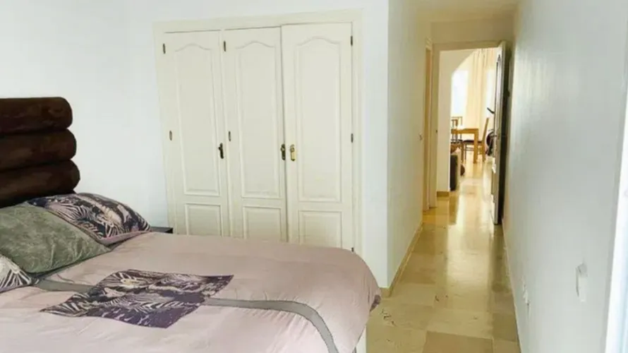 Apartamento de 2 dormitorios en Nueva Andalucía, Spain No. 615 № 18