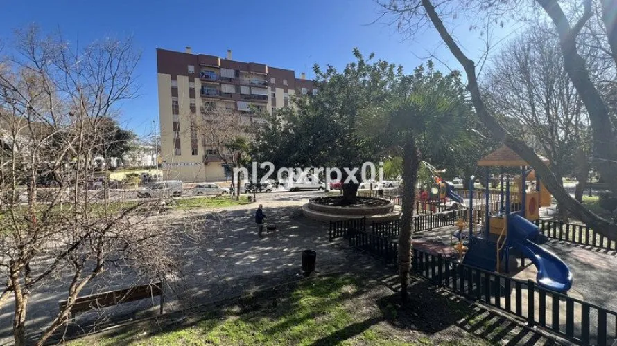 Apartamento de 3 dormitorios en Marbella, Spain No. 588 № 2