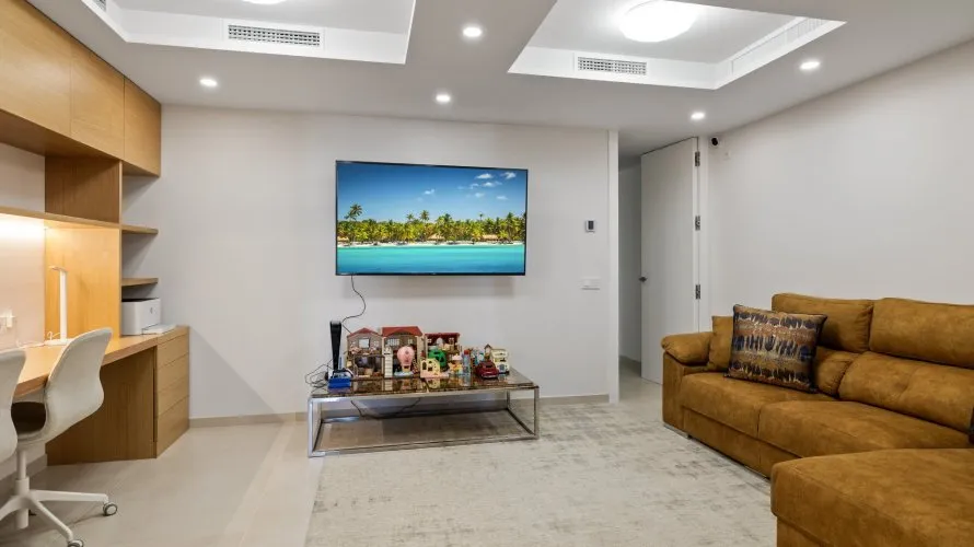 Apartamento de 7 dormitorios en Nueva Andalucía, Spain No. 488 № 6