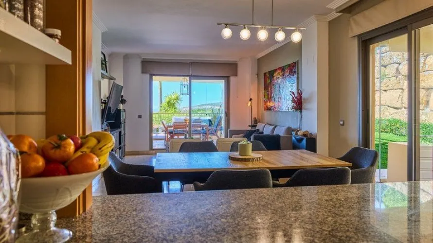 Apartamento de 3 dormitorios en Benahavís, Spain No. 673 № 9