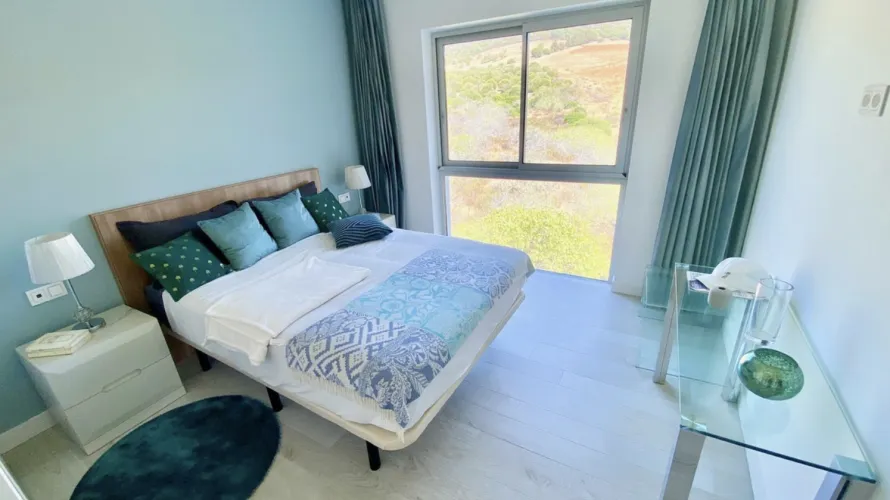 Apartamento de 3 dormitorios en Estepona, Spain No. 780 № 1