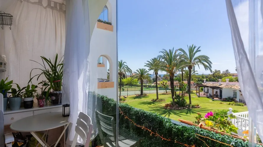 Apartamento de 2 dormitorios en Mijas Costa, Spain No. 679 № 8