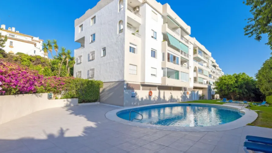 Apartamento de 2 dormitorios en Nueva Andalucía, Spain No. 799 № 15