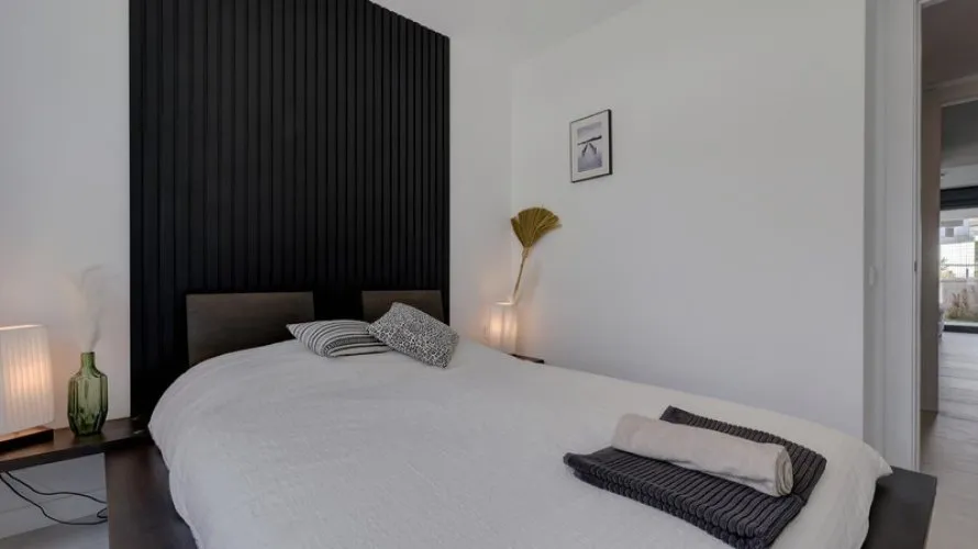 Apartamento de 2 dormitorios en Estepona, Spain No. 647 № 10